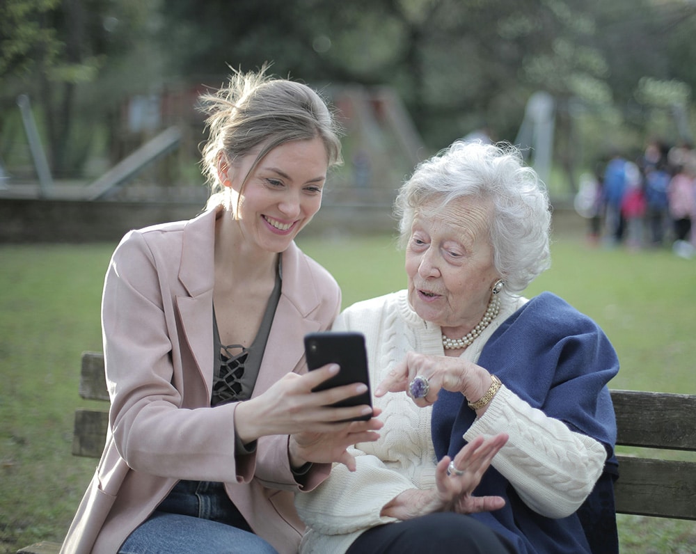 Supporting families with dementia with a gps tracker